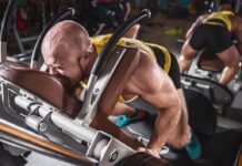 sentadilla hack inversa (reverse hack)